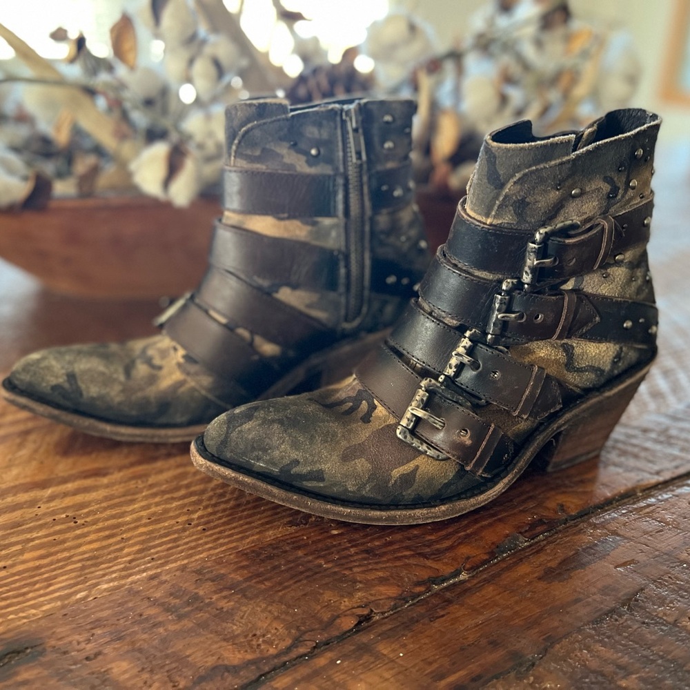 Liberty Black Camouflage Buckle Booties